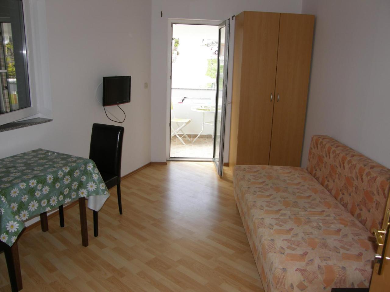 Apartments Pintar Zarok Башка Экстерьер фото