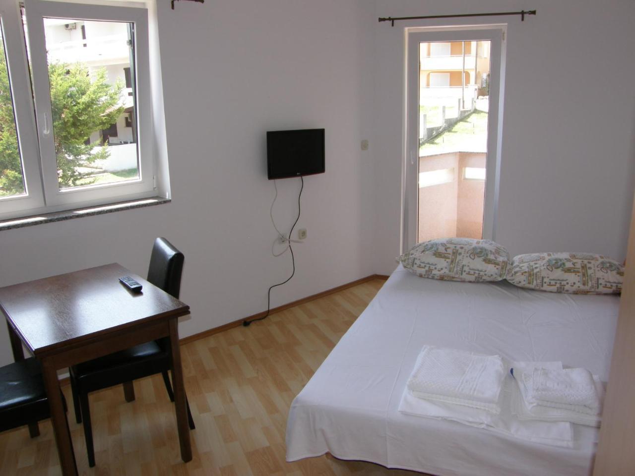 Apartments Pintar Zarok Башка Экстерьер фото