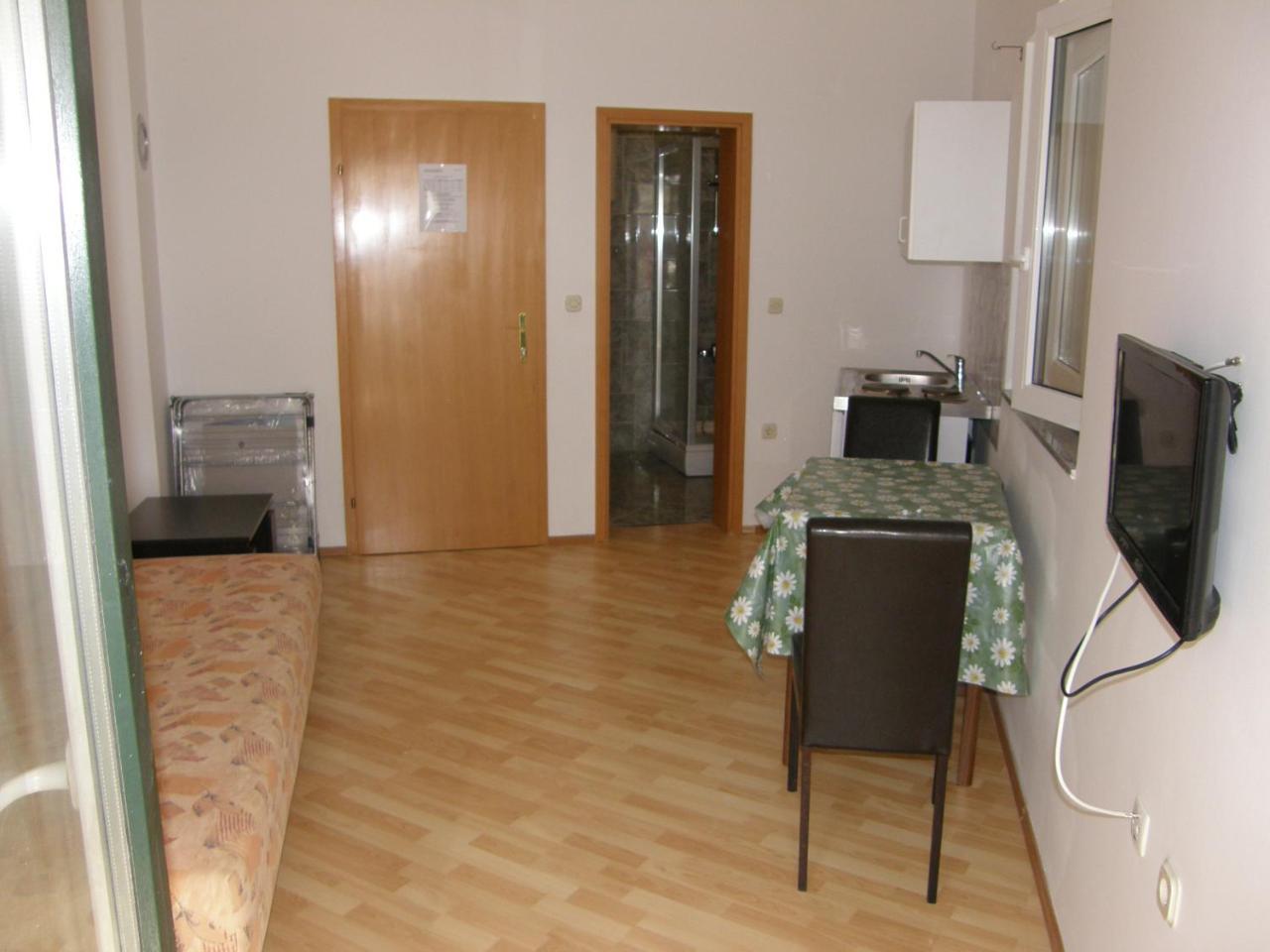 Apartments Pintar Zarok Башка Экстерьер фото