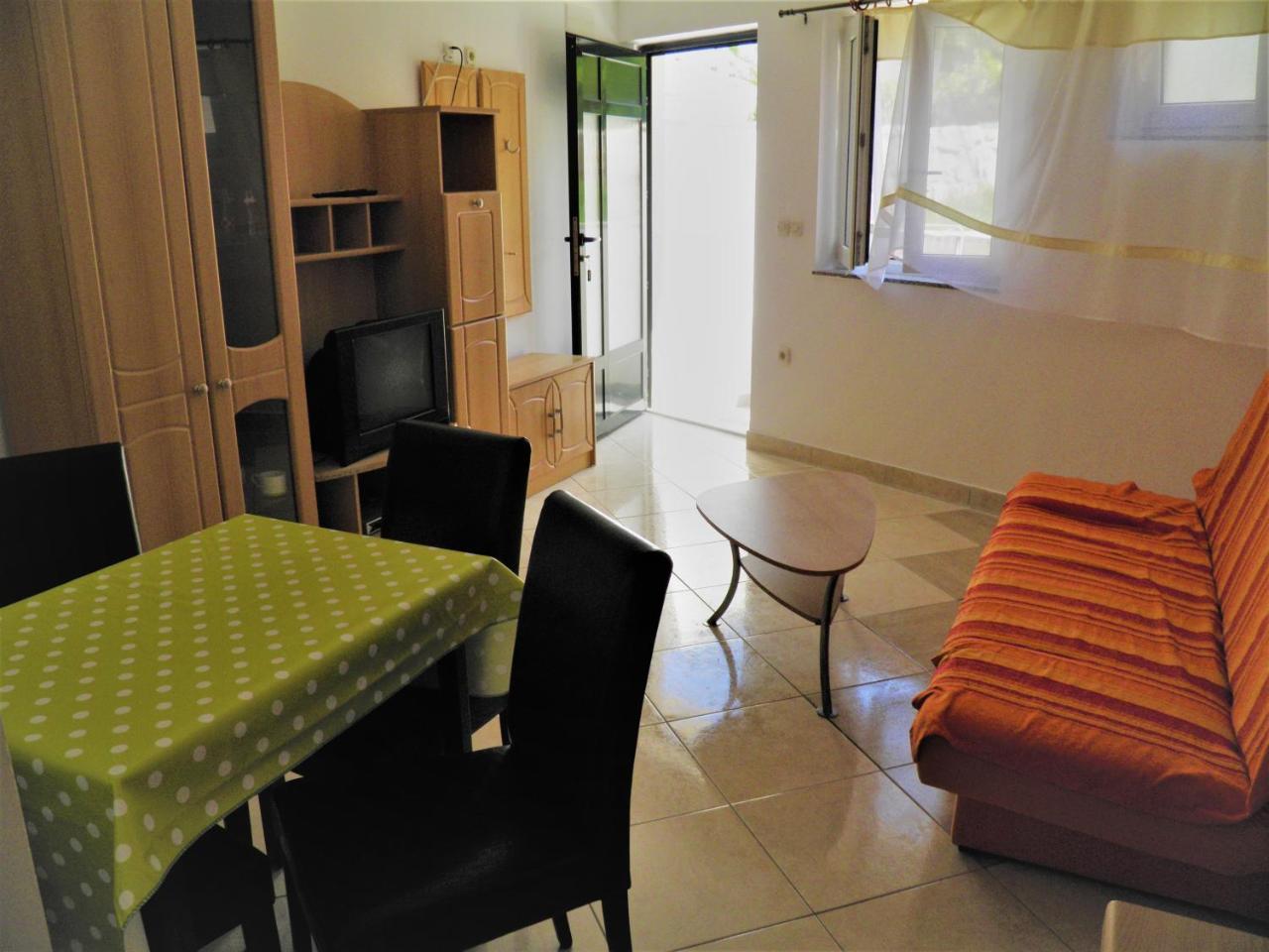 Apartments Pintar Zarok Башка Экстерьер фото